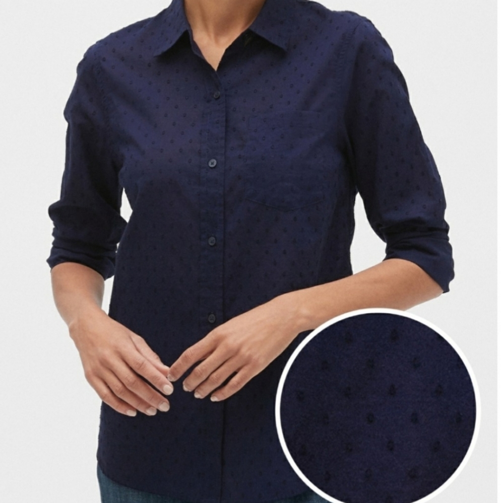 🆕️ Gap Dobby Shirt in navy blue Straight silhouette with a relaxed fit